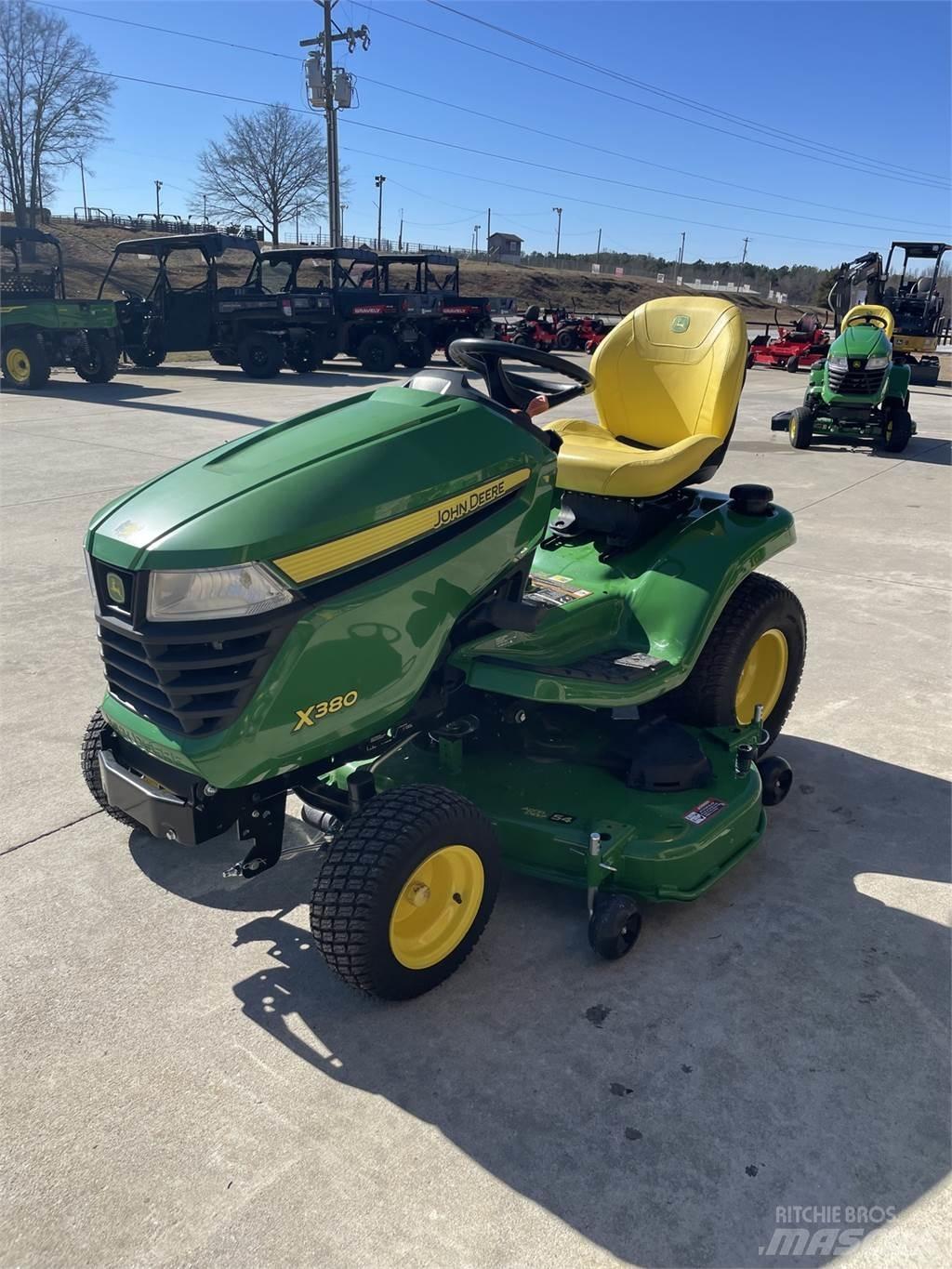 John Deere X380 Naudoti kompaktiški traktoriai