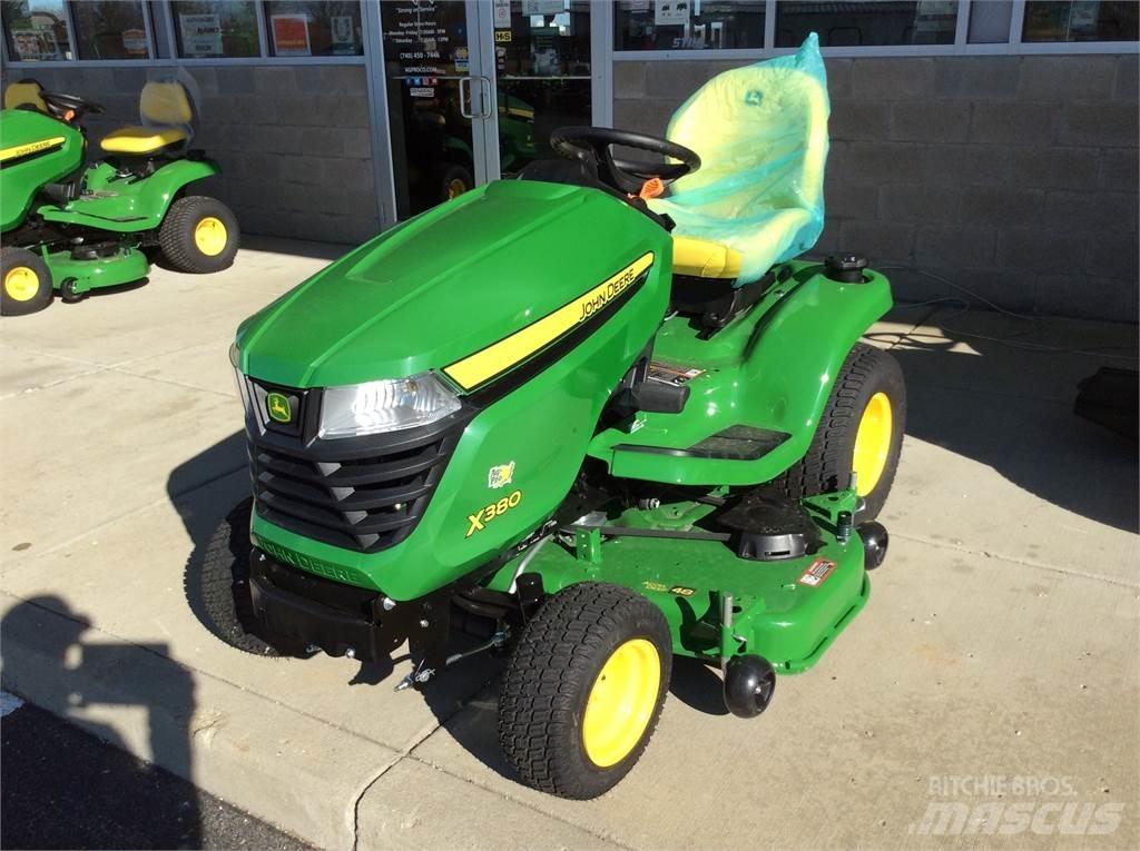 John Deere X380 Naudoti kompaktiški traktoriai