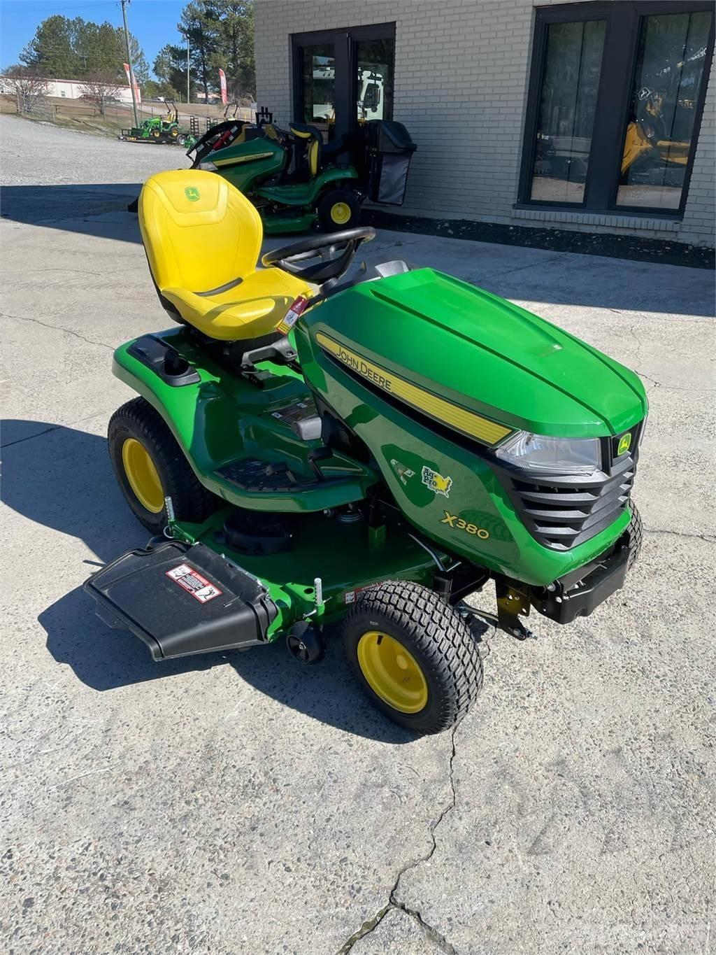 John Deere X380 Naudoti kompaktiški traktoriai