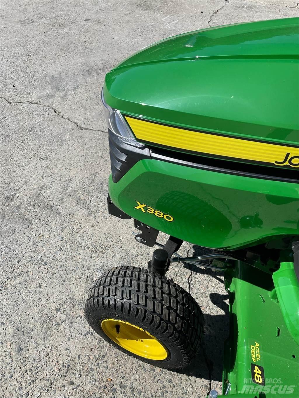 John Deere X380 Naudoti kompaktiški traktoriai