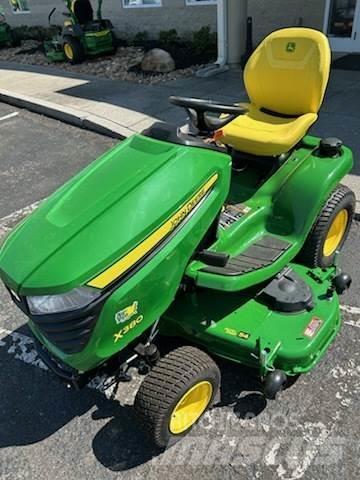 John Deere X380 Sodo traktoriukai-vejapjovės