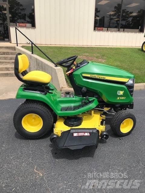 John Deere X380 Naudoti kompaktiški traktoriai