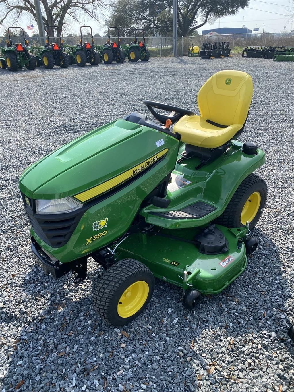 John Deere X380 Naudoti kompaktiški traktoriai
