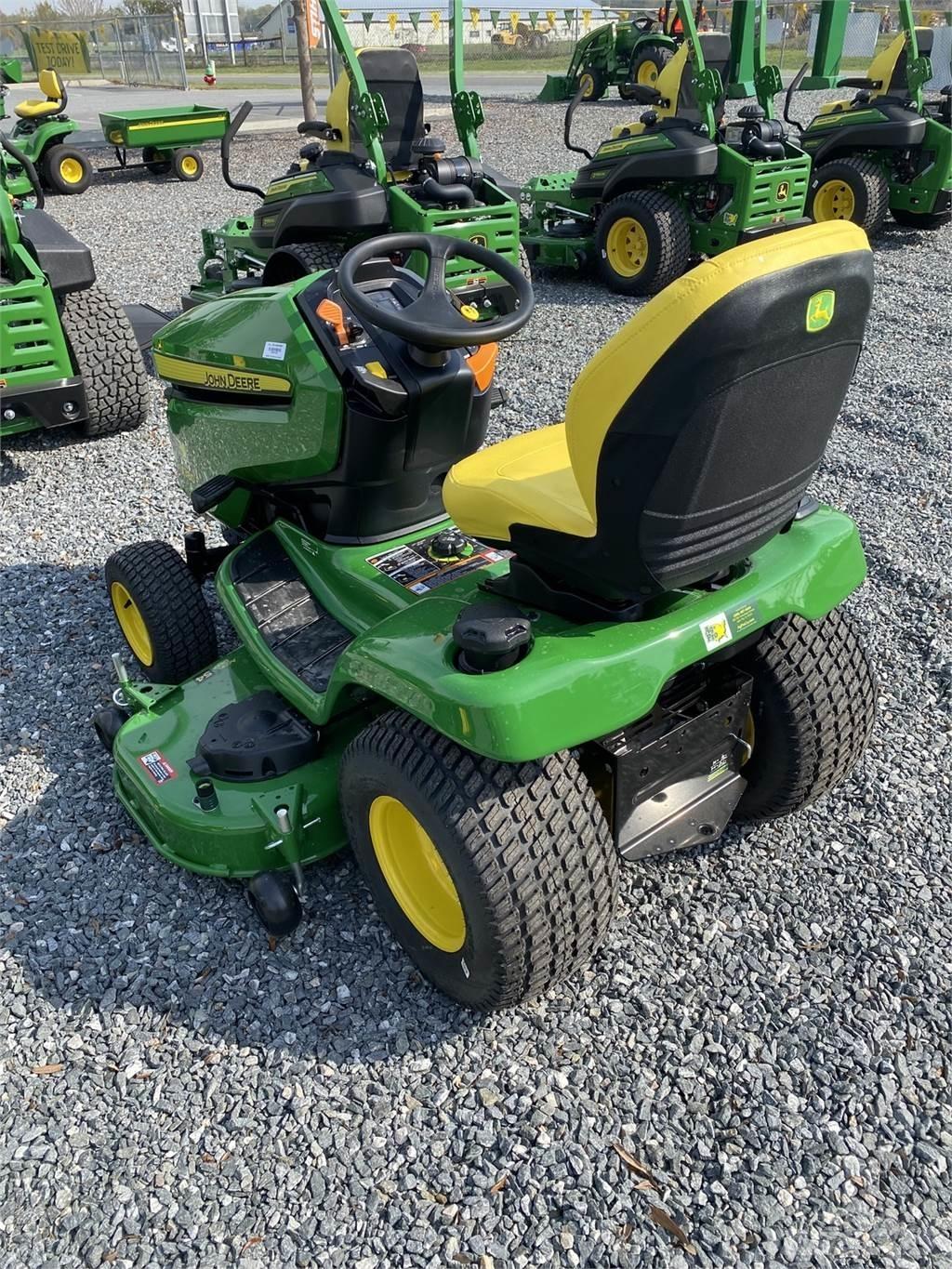John Deere X380 Naudoti kompaktiški traktoriai
