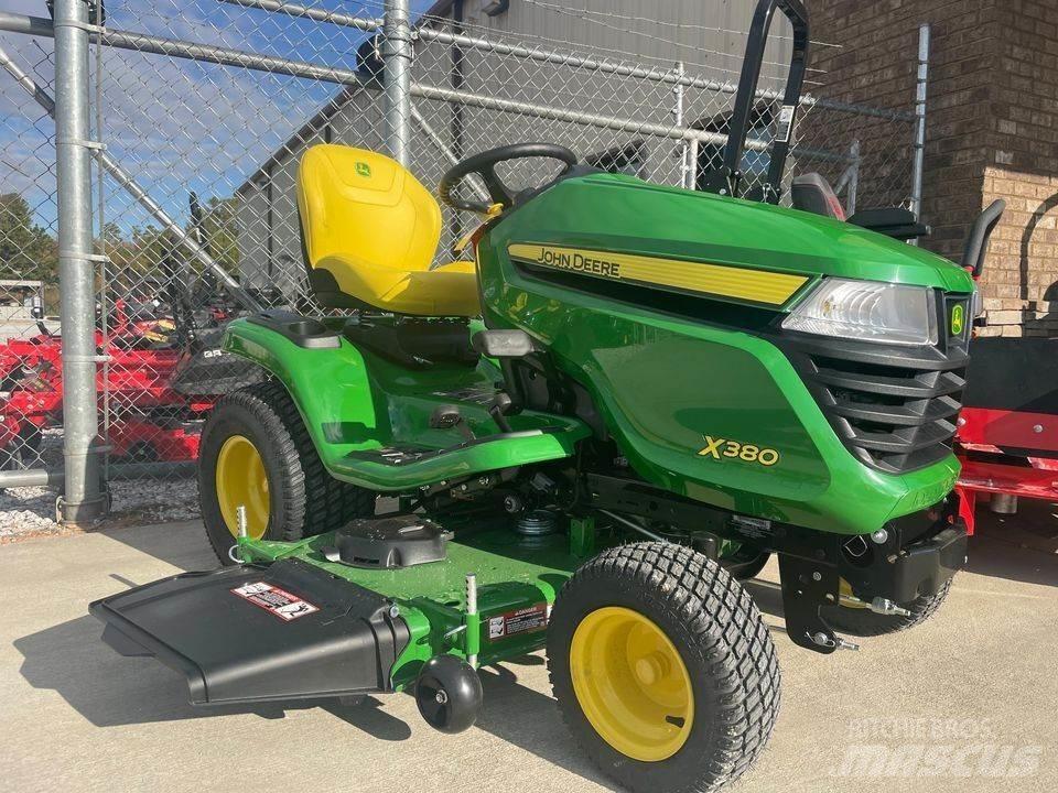 John Deere X380 Naudoti kompaktiški traktoriai