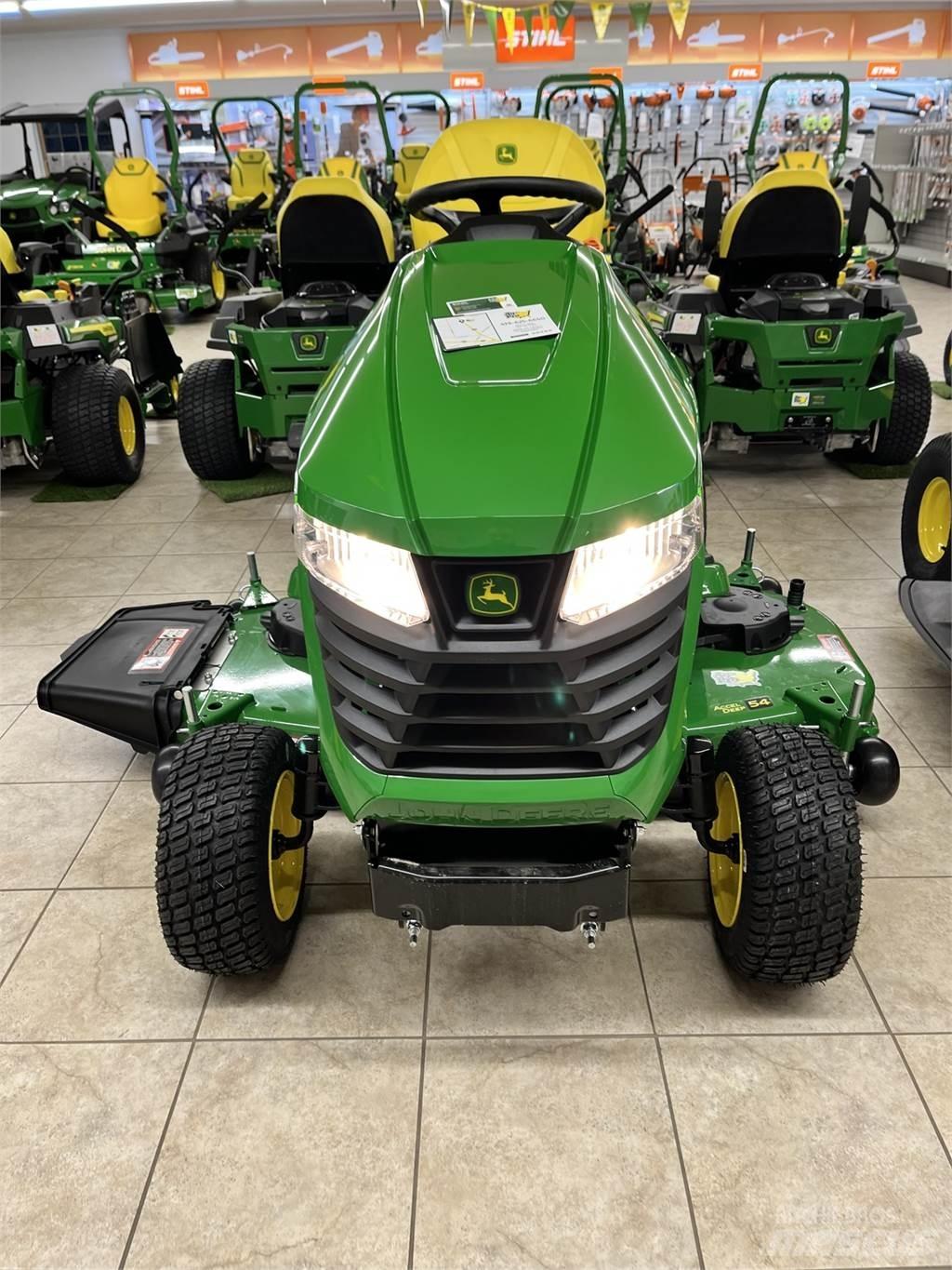 John Deere X390 Naudoti kompaktiški traktoriai