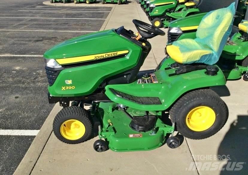 John Deere X390 Naudoti kompaktiški traktoriai
