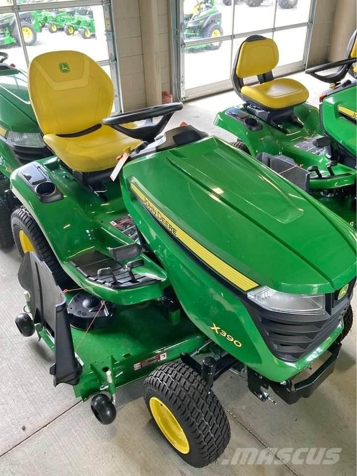 John Deere X390 Naudoti kompaktiški traktoriai