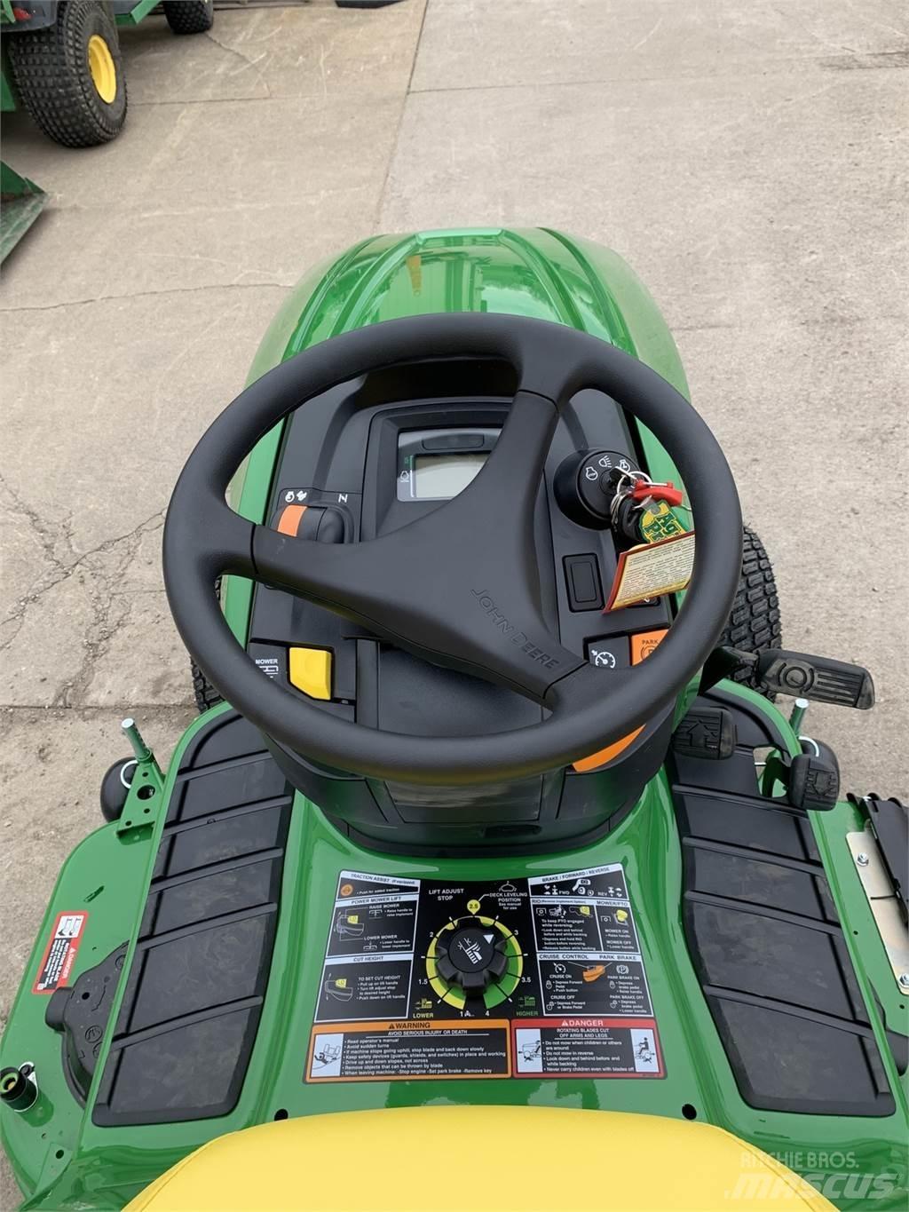 John Deere X390 Naudoti kompaktiški traktoriai