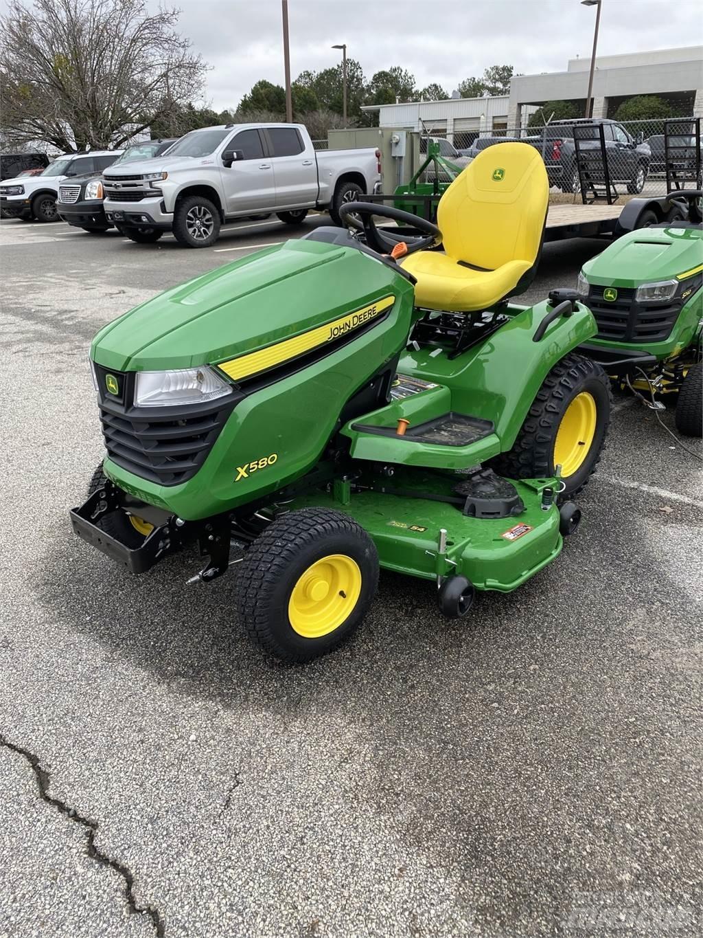 John Deere X580 Naudoti kompaktiški traktoriai