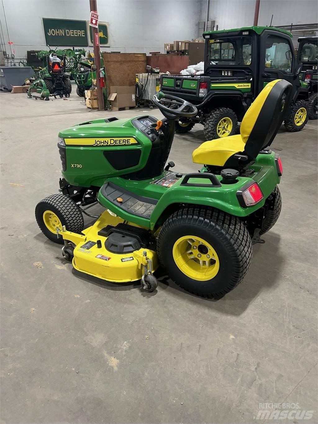 John Deere X730 Naudoti kompaktiški traktoriai