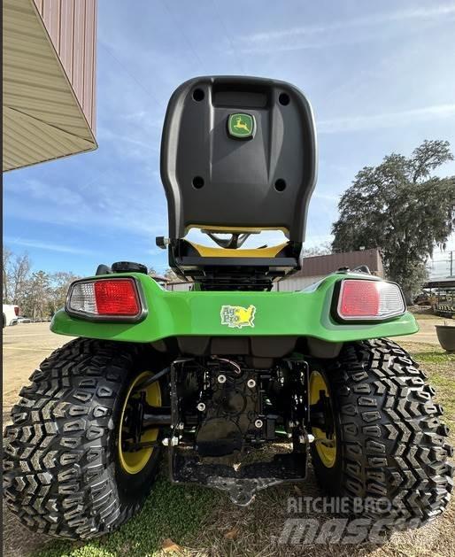 John Deere X739 Naudoti kompaktiški traktoriai