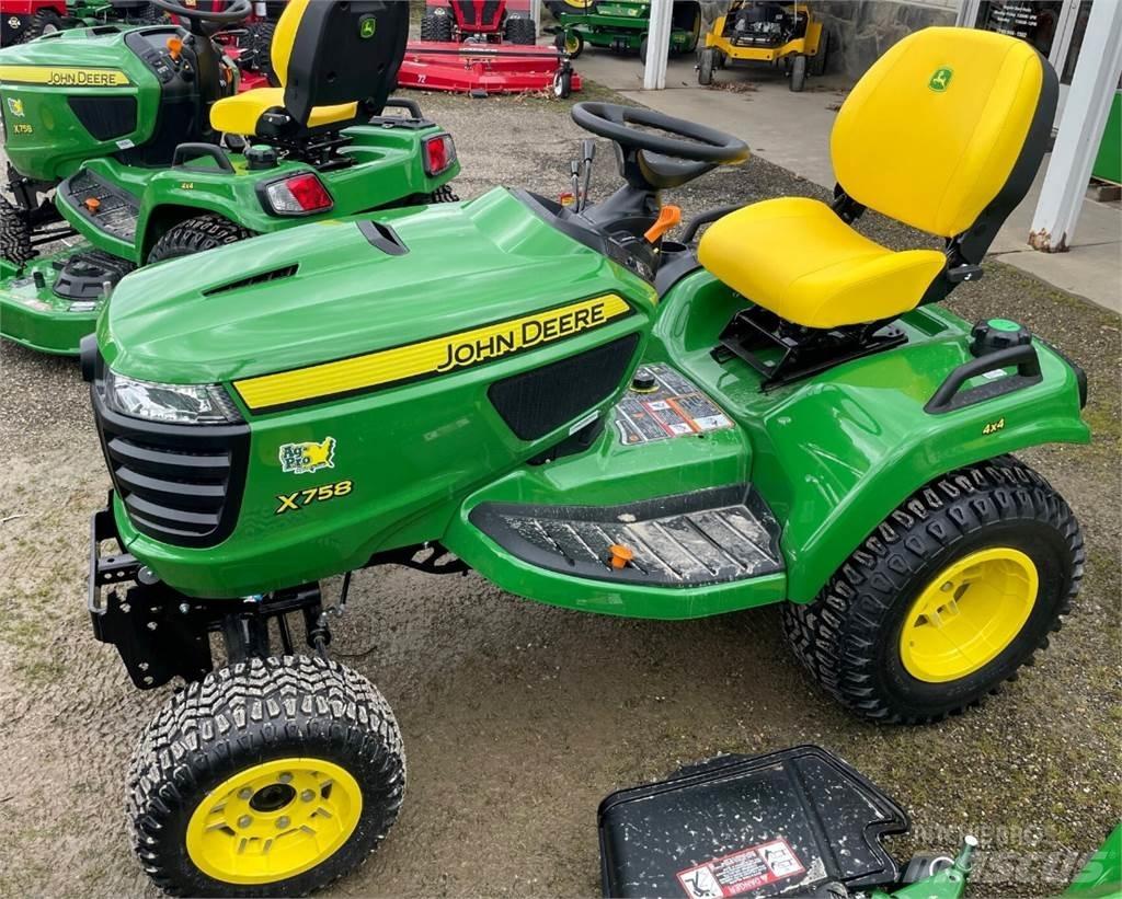 John Deere X758 Naudoti kompaktiški traktoriai