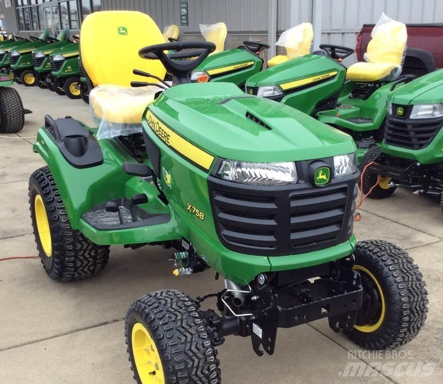 John Deere X758 Naudoti kompaktiški traktoriai