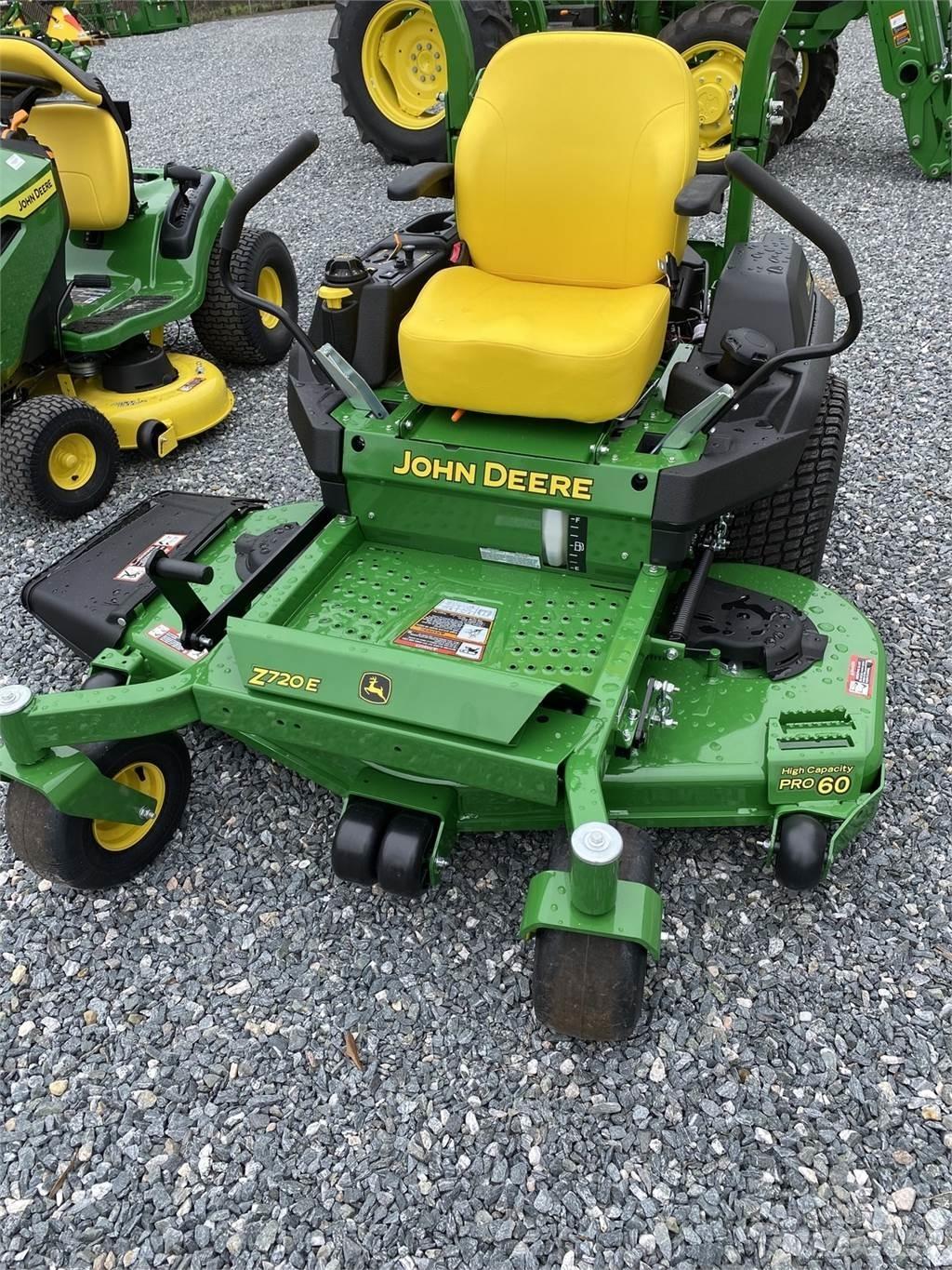 John Deere Z720E Žoliapjovės su lankstiniu vairavimo mechanizmu