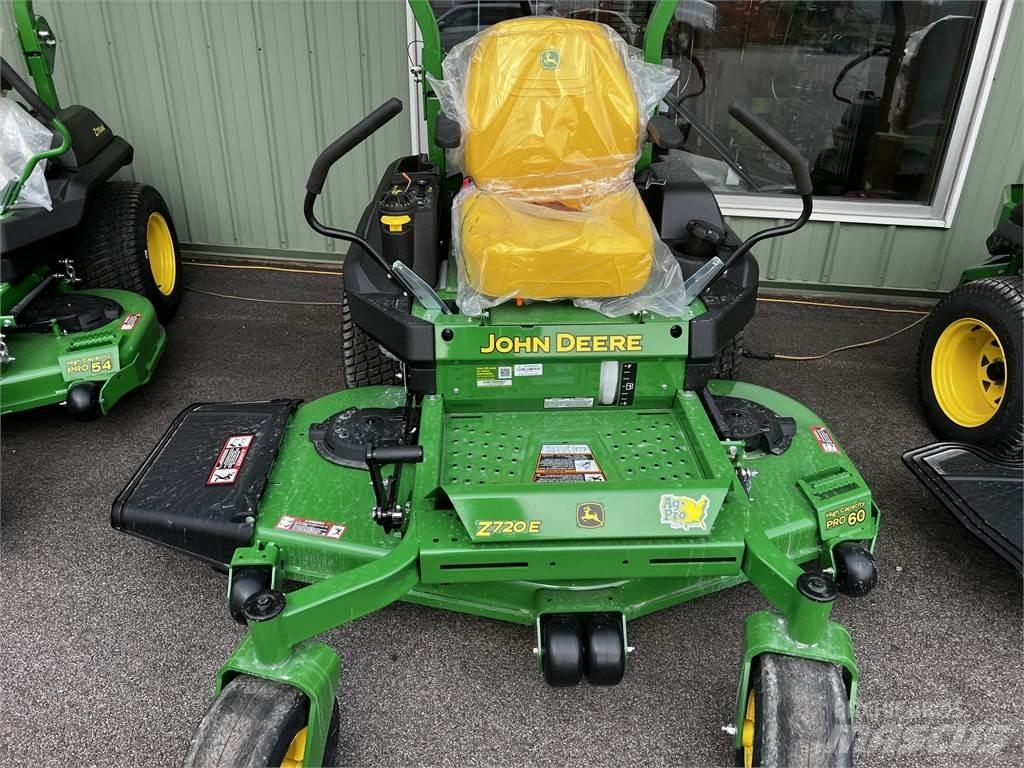 John Deere Z720E Žoliapjovės su lankstiniu vairavimo mechanizmu