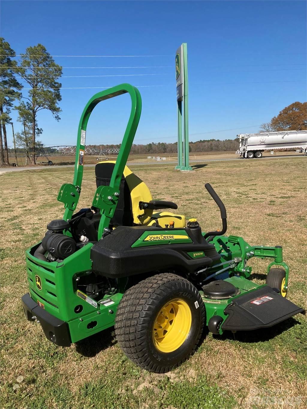 John Deere Z920M Žoliapjovės su lankstiniu vairavimo mechanizmu
