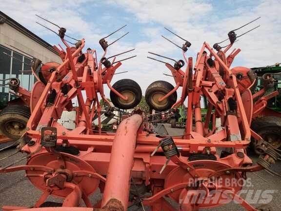 Kuhn GF 7702 Šieno grėbliai ir vartytuvai