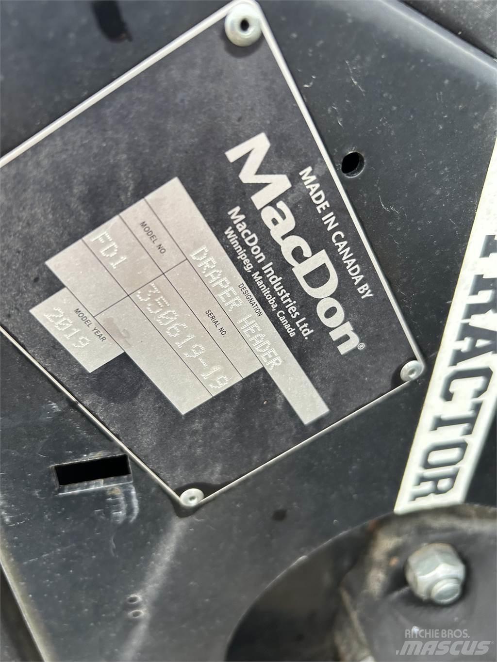 MacDon FD135 Derliaus nuėmimo kombainų priedai