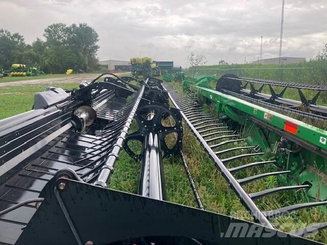 MacDon FD70 Derliaus nuėmimo kombainų priedai