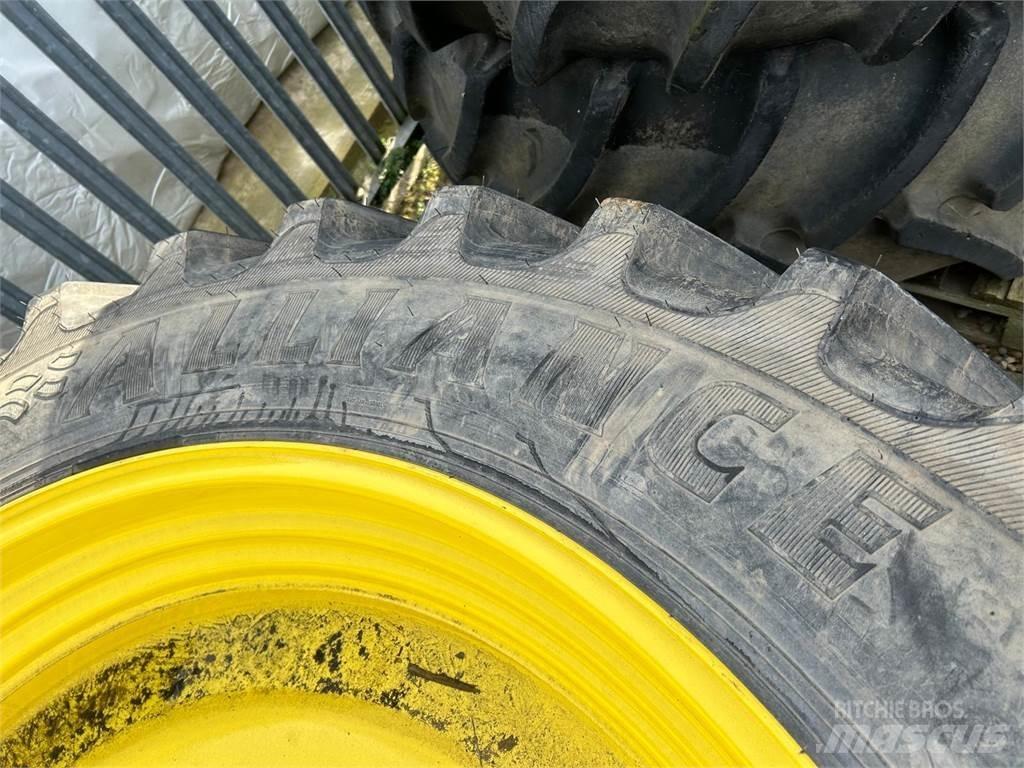  Row Crop Tyres Padangos, ratai ir ratlankiai