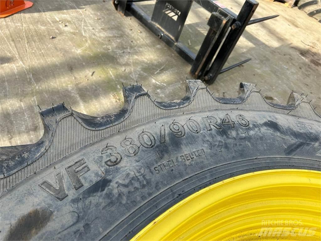  Row Crop Tyres Padangos, ratai ir ratlankiai