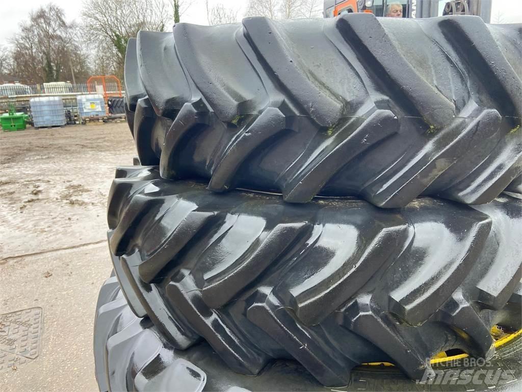  Row Crop Wheels Padangos, ratai ir ratlankiai