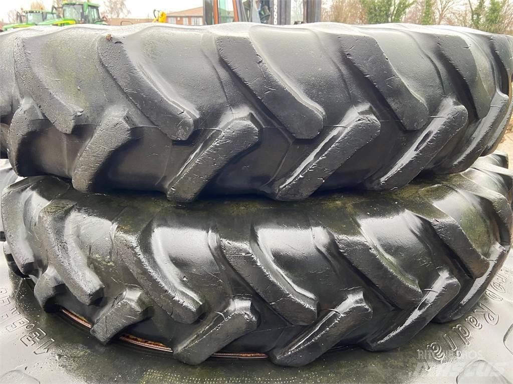  Row Crop Wheels Padangos, ratai ir ratlankiai