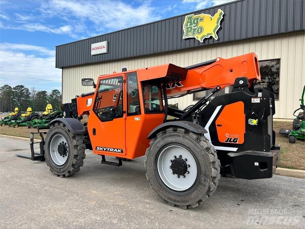 SkyTrak 8042 Teleskopiniai krautuvai