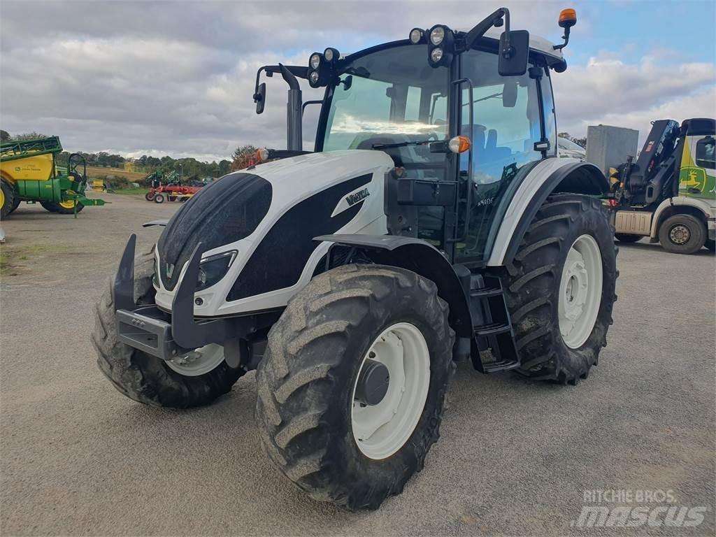 Valtra A104 Traktoriai