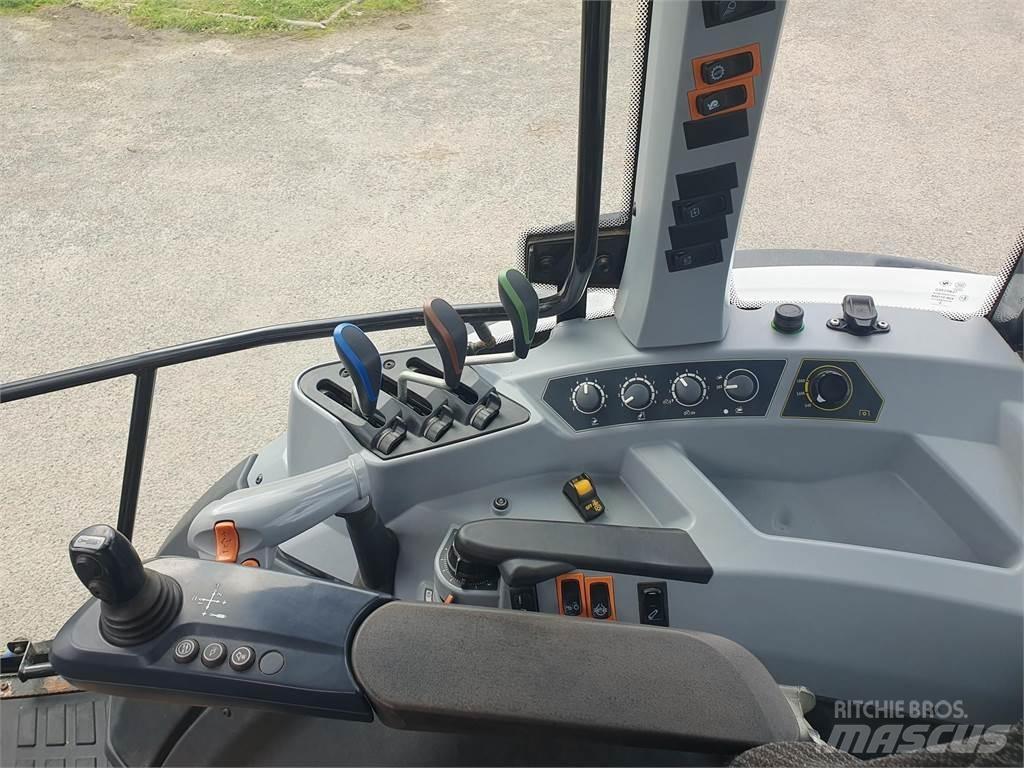 Valtra A104 Traktoriai