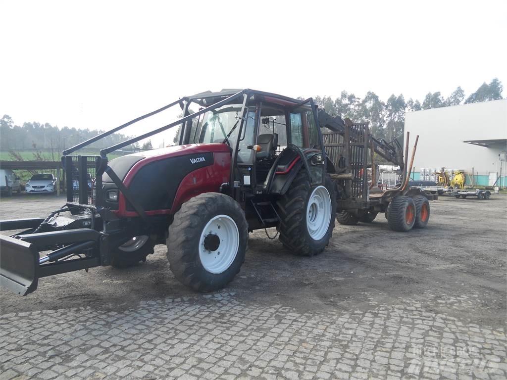 Valtra T121 Kranai ir krautuvai