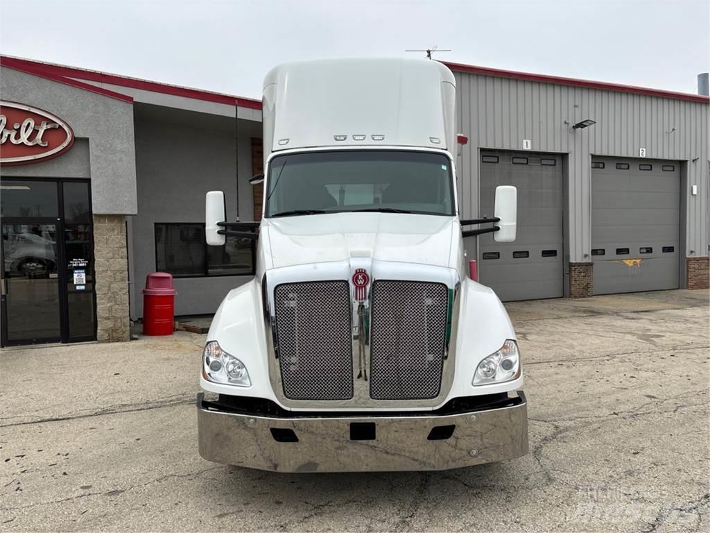 Kenworth T680 Naudoti vilkikai