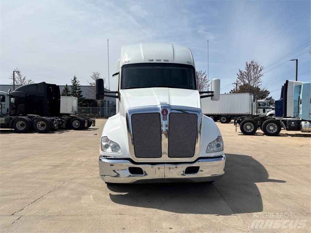 Kenworth T680 Naudoti vilkikai