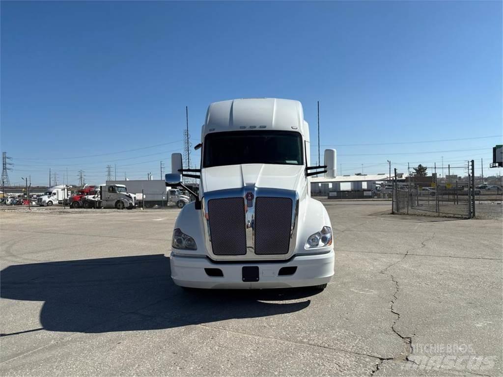Kenworth T680 Naudoti vilkikai