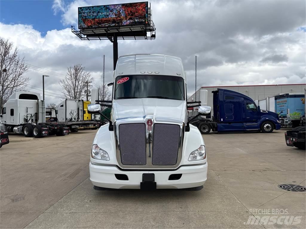 Kenworth T680 Naudoti vilkikai