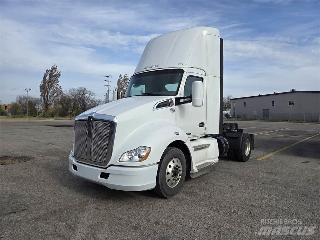 Kenworth T680 Naudoti vilkikai