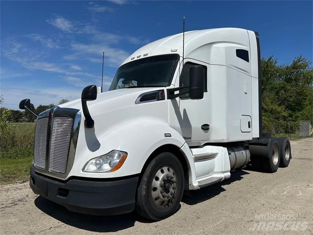 Kenworth T680 Naudoti vilkikai