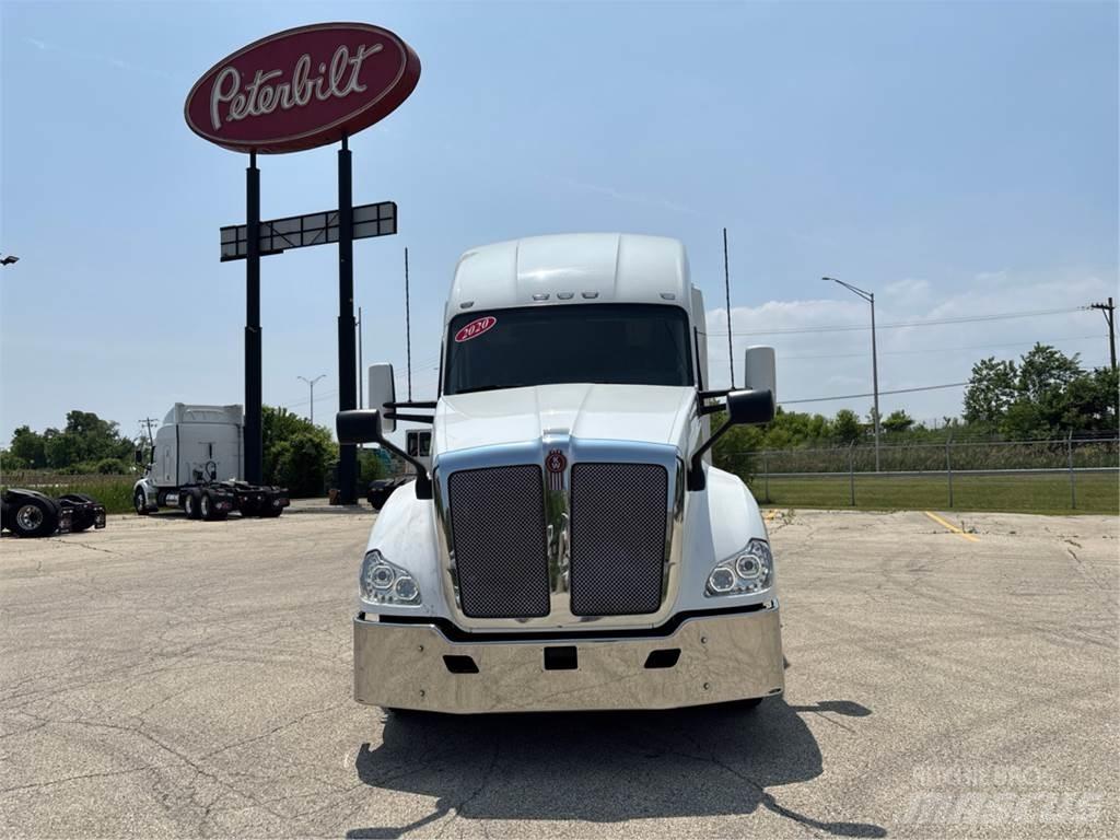 Kenworth T680 Naudoti vilkikai