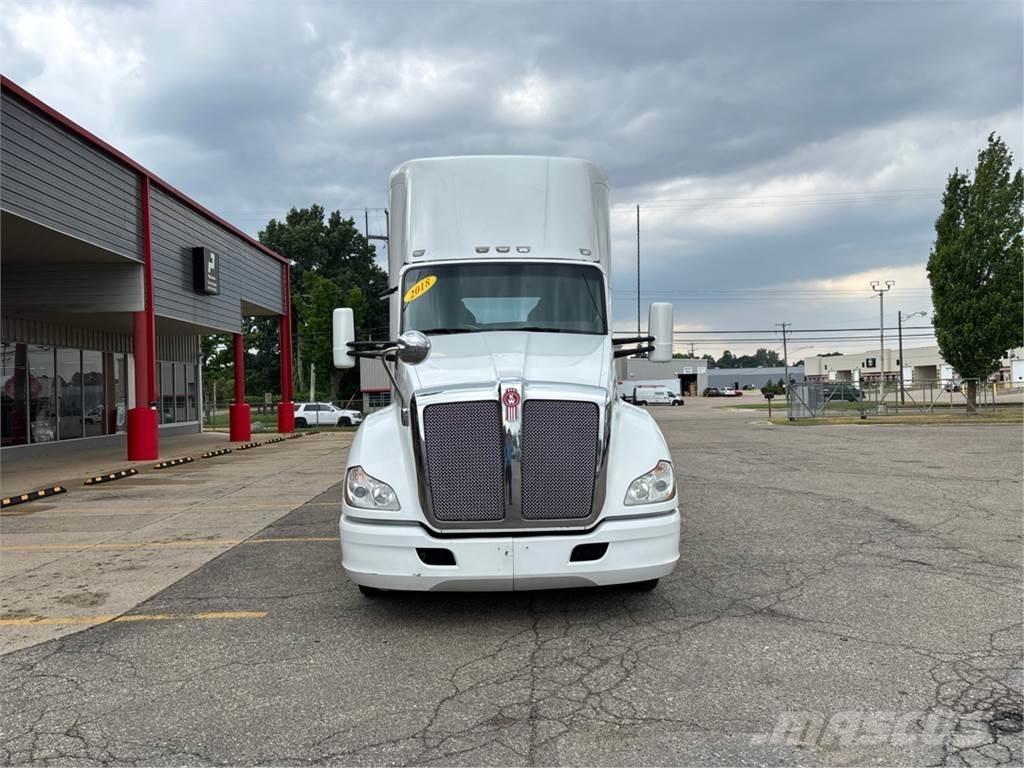 Kenworth T680 Naudoti vilkikai