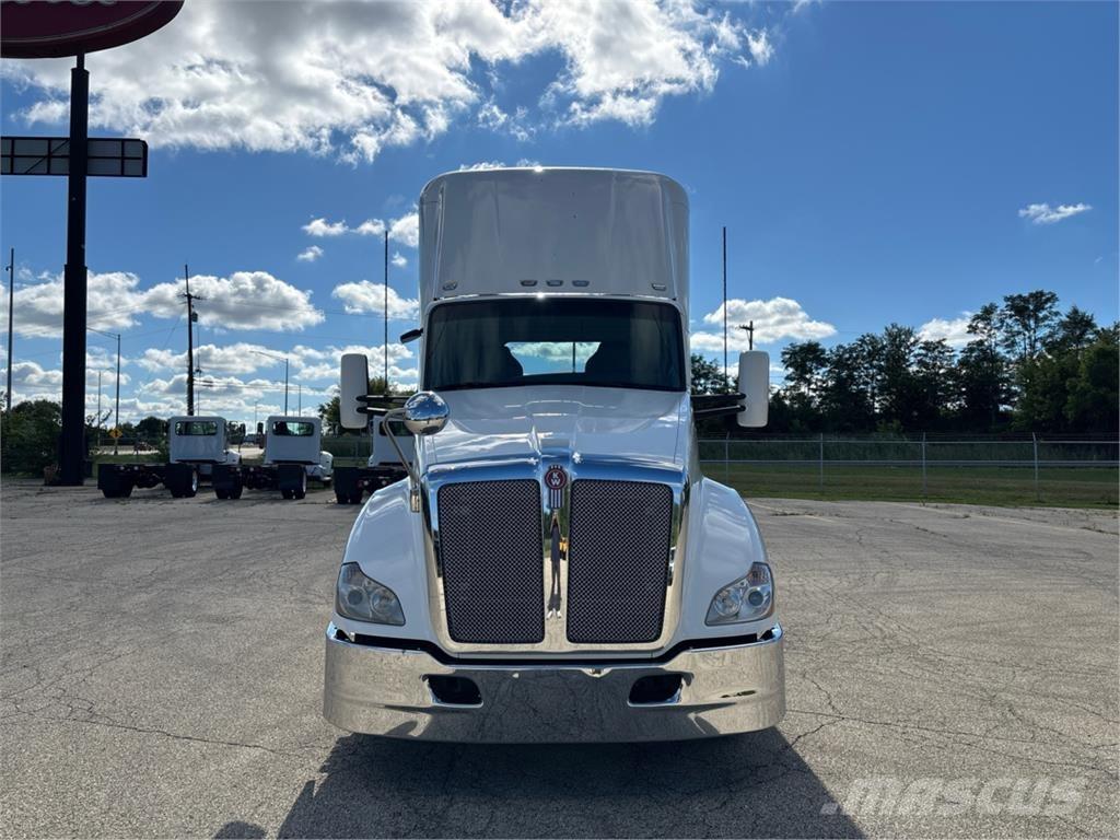 Kenworth T680 Naudoti vilkikai