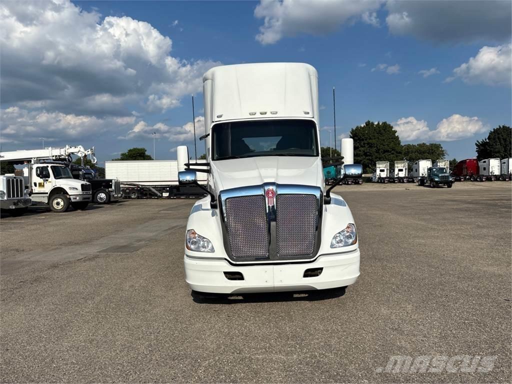 Kenworth T680 Naudoti vilkikai