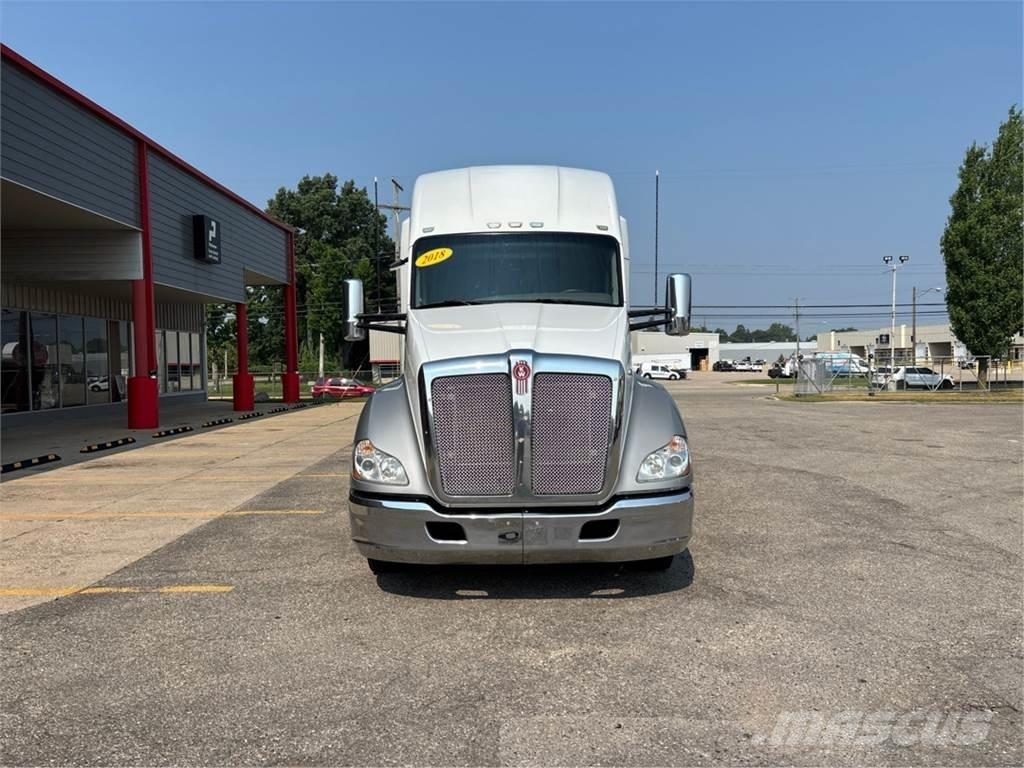 Kenworth T680 Naudoti vilkikai