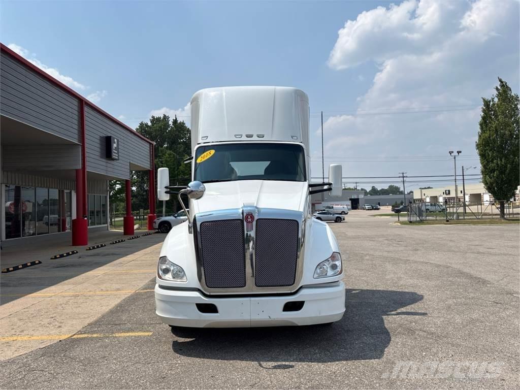 Kenworth T680 Naudoti vilkikai