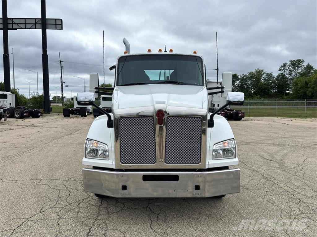 Kenworth T880 Naudoti vilkikai