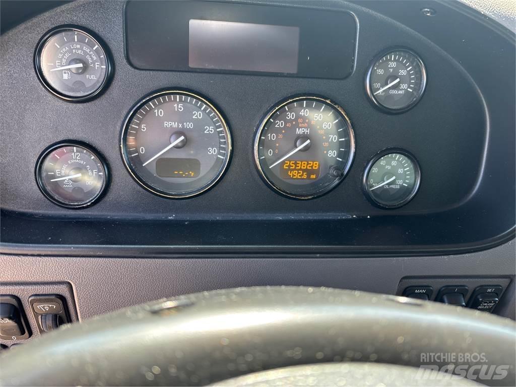 Peterbilt 337 Sunkvežimiai su dengtu kėbulu