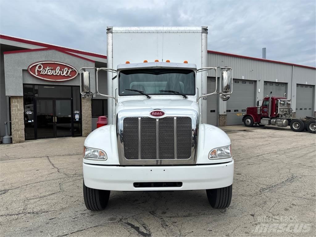 Peterbilt 337 Sunkvežimiai su dengtu kėbulu