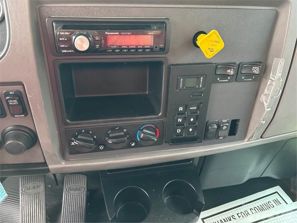 Peterbilt 337 Sunkvežimiai su dengtu kėbulu