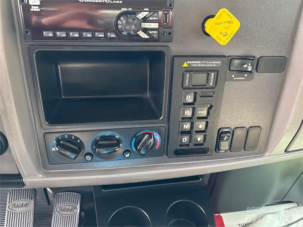 Peterbilt 337 Sunkvežimiai su dengtu kėbulu