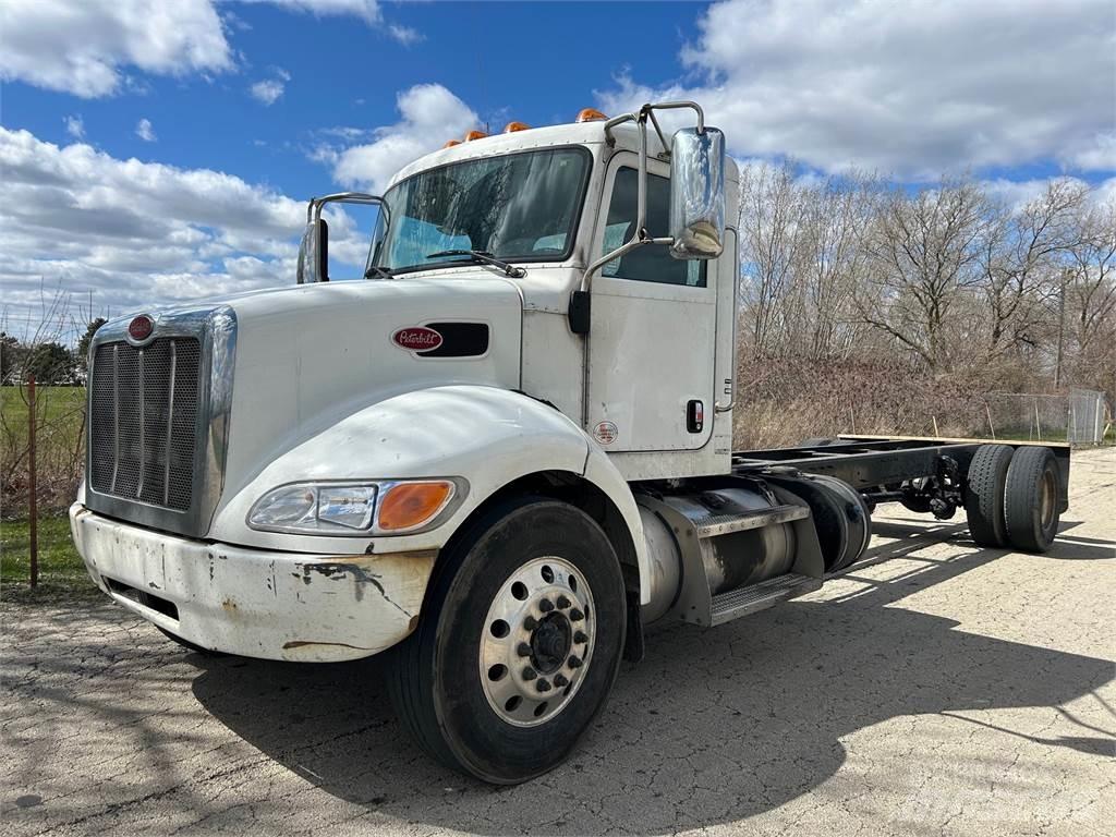 Peterbilt 337 Važiuoklė su kabina